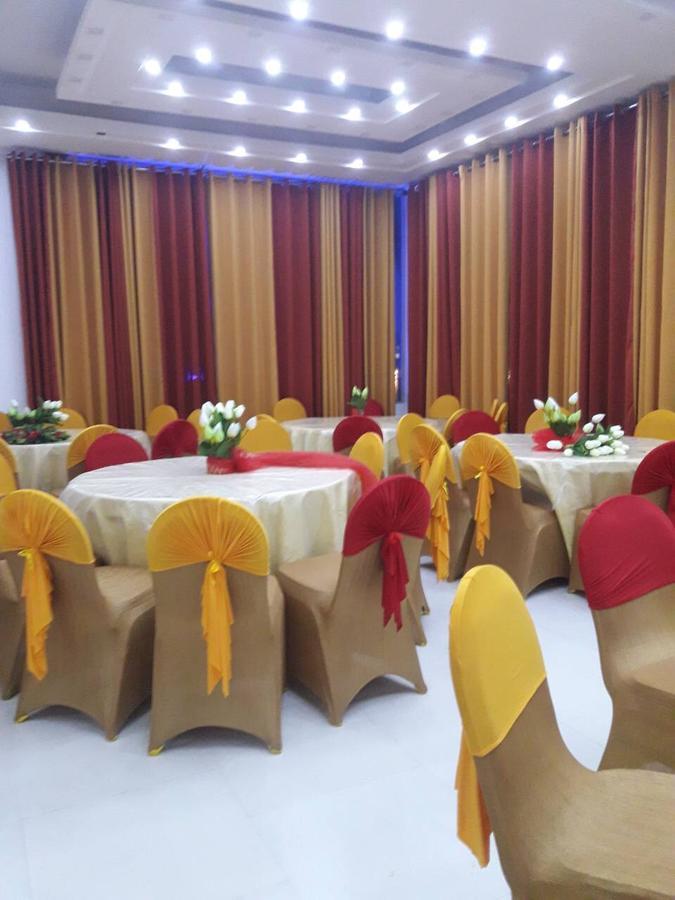 Angunakolapelessa Avanya Hotel And Reception Hall מראה חיצוני תמונה