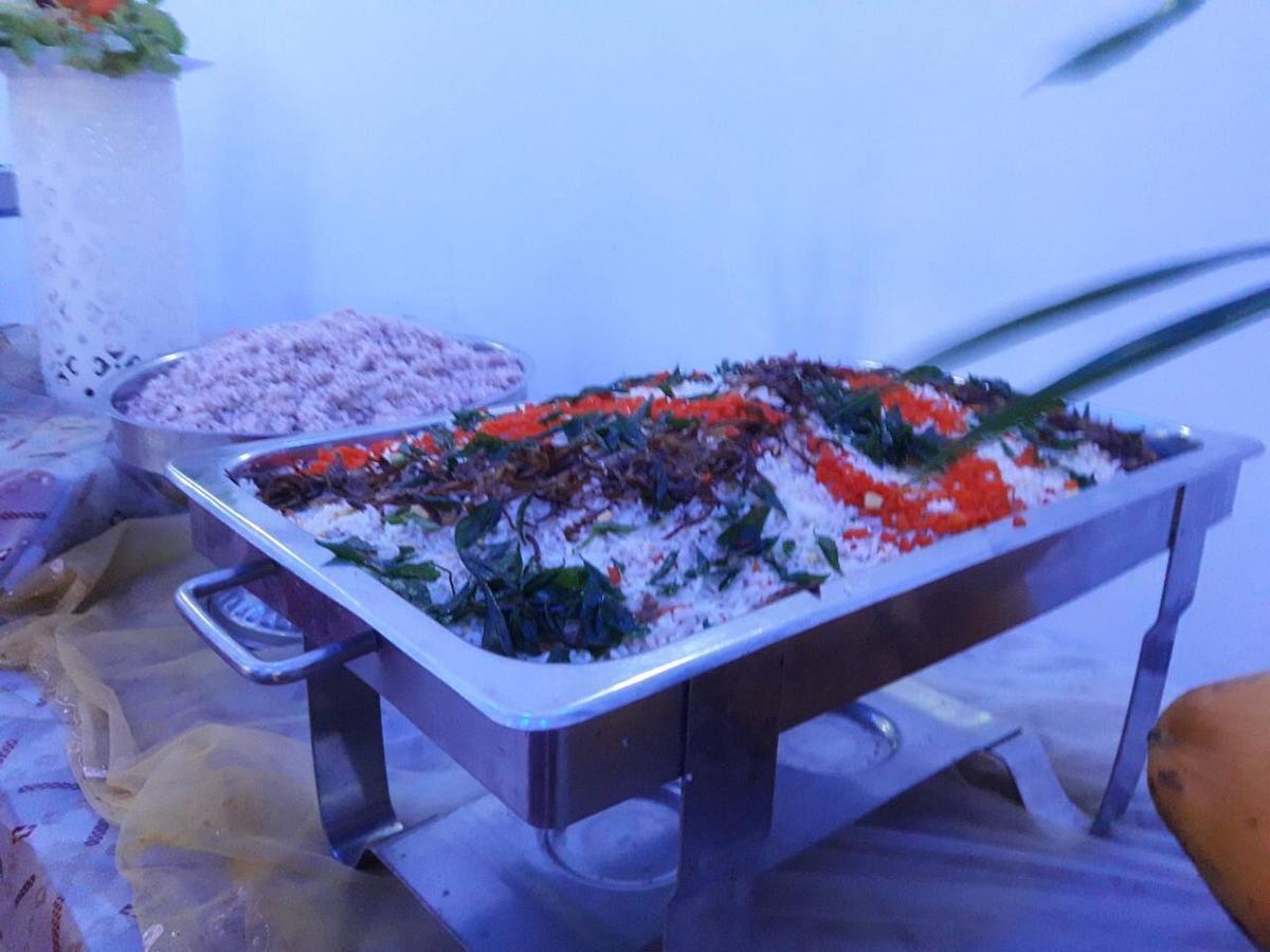 Angunakolapelessa Avanya Hotel And Reception Hall מראה חיצוני תמונה